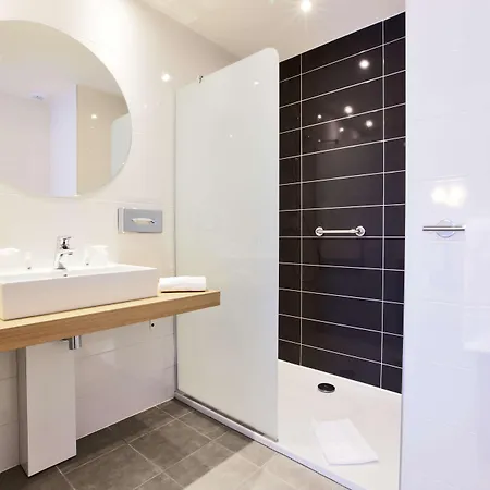 Kyriad Est Hotel 3*