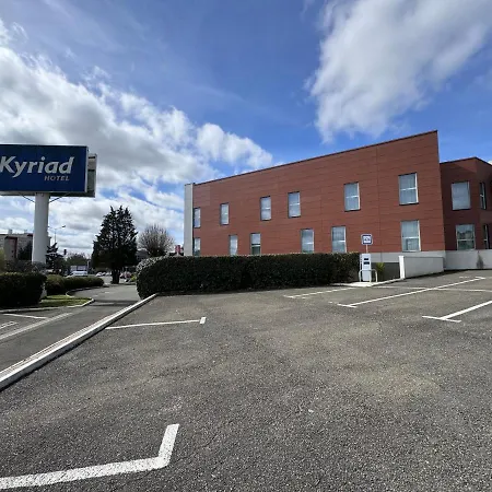 Kyriad Est Hotel 3*