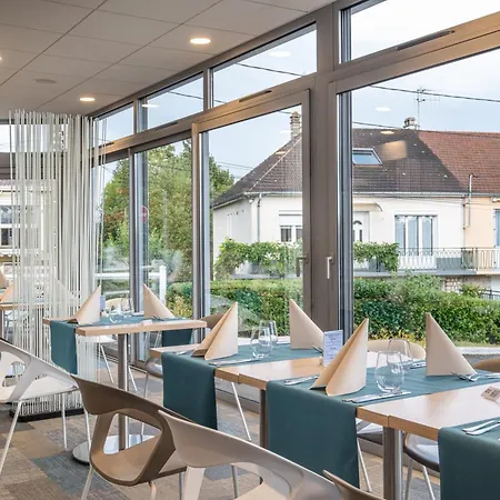 Kyriad Est Hotel