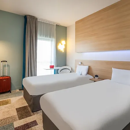 Kyriad Est Hotel Le Mans