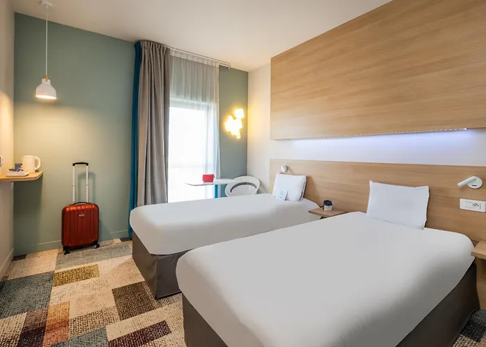 Kyriad Est Hotel Le Mans