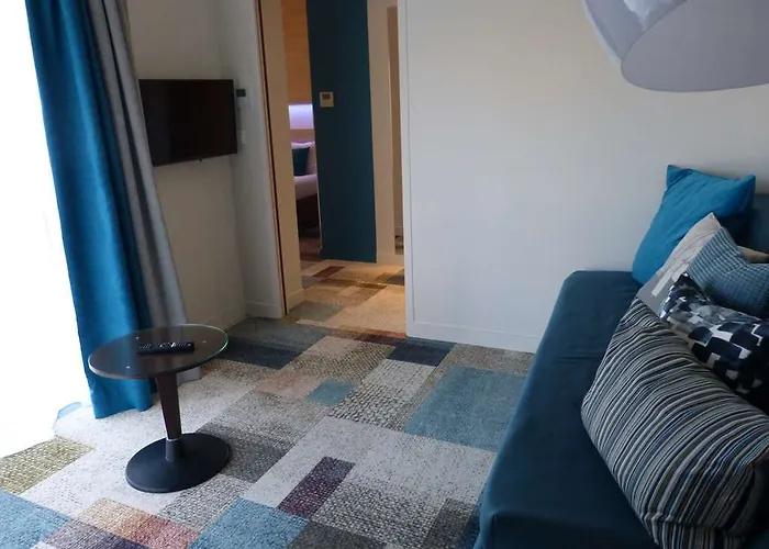 基里亚德东勒芒酒店 酒店